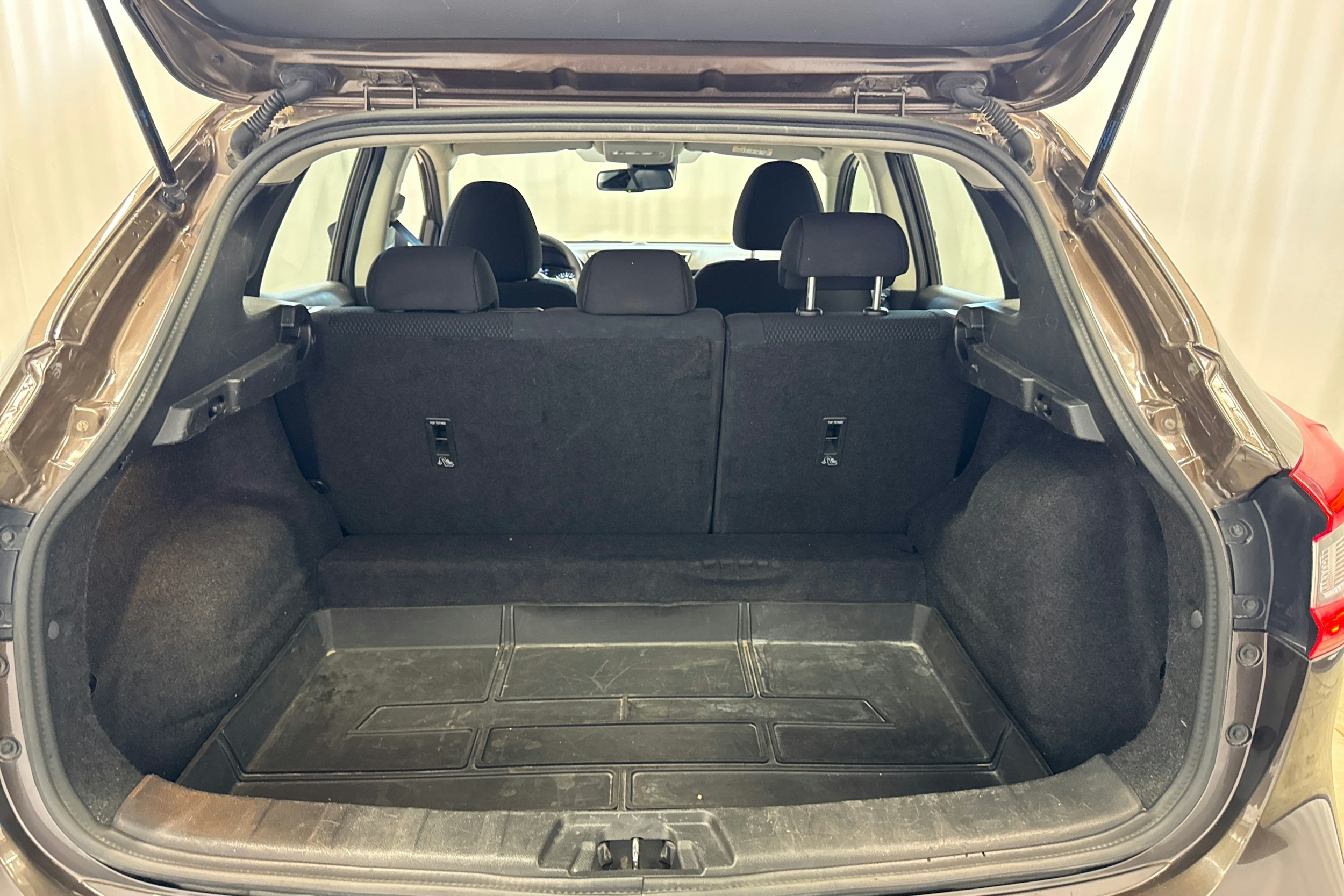 ruskea (beige) Nissan Qashqai 2018 kuva 23.
