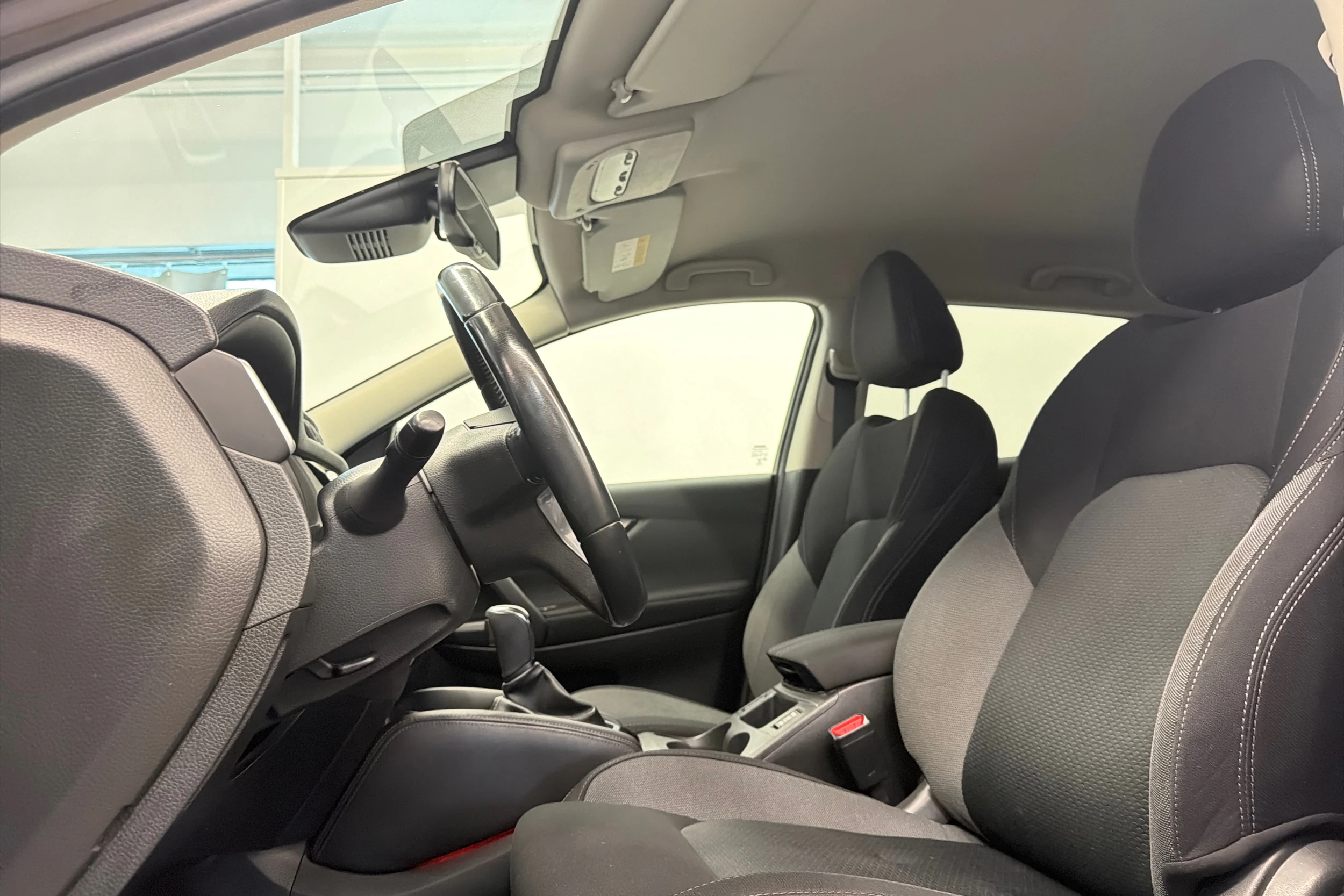 ruskea (beige) Nissan Qashqai 2018 kuva 12.