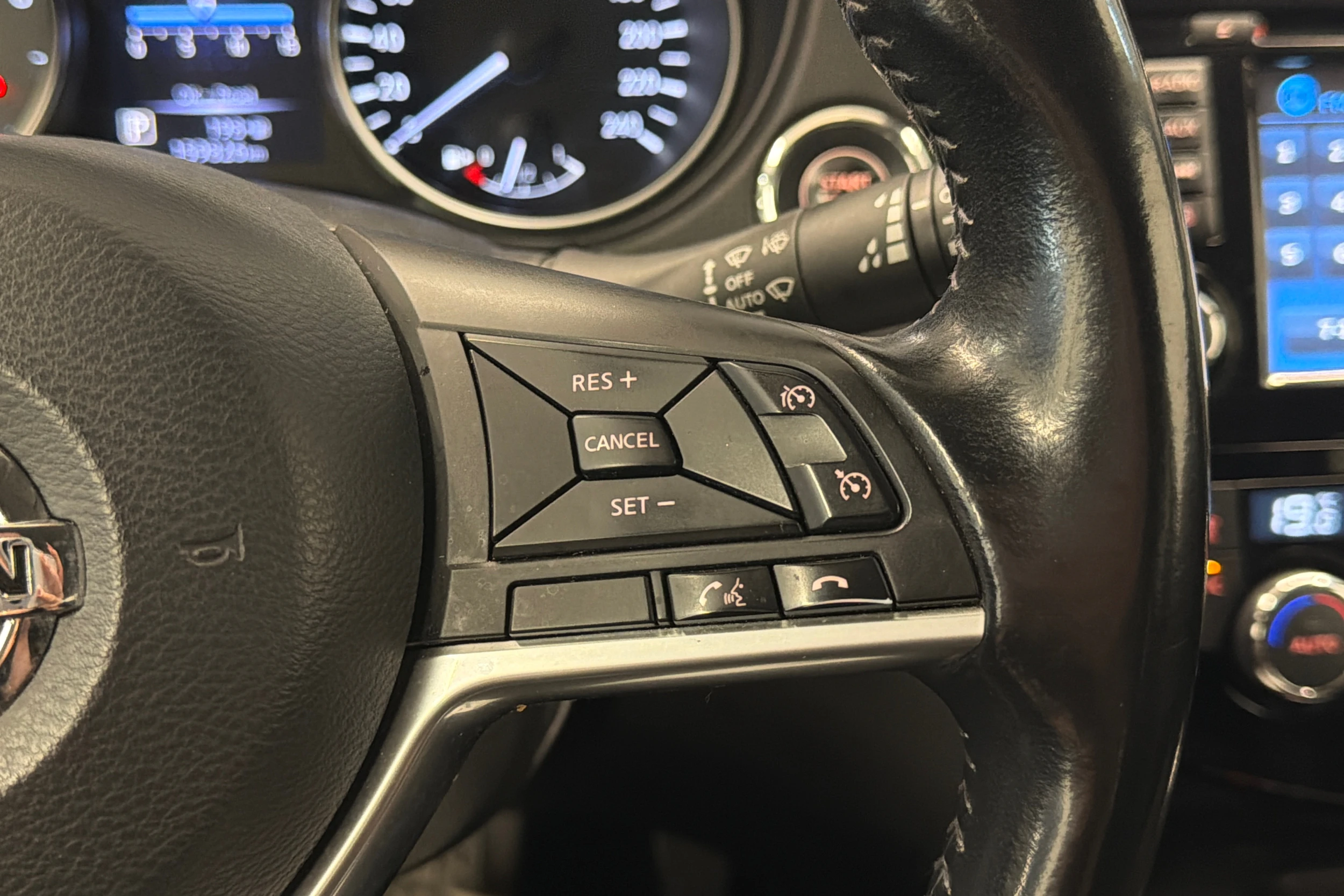 ruskea (beige) Nissan Qashqai 2018 kuva 15.