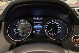 ruskea (beige) Nissan Qashqai 2018 kuva 16.