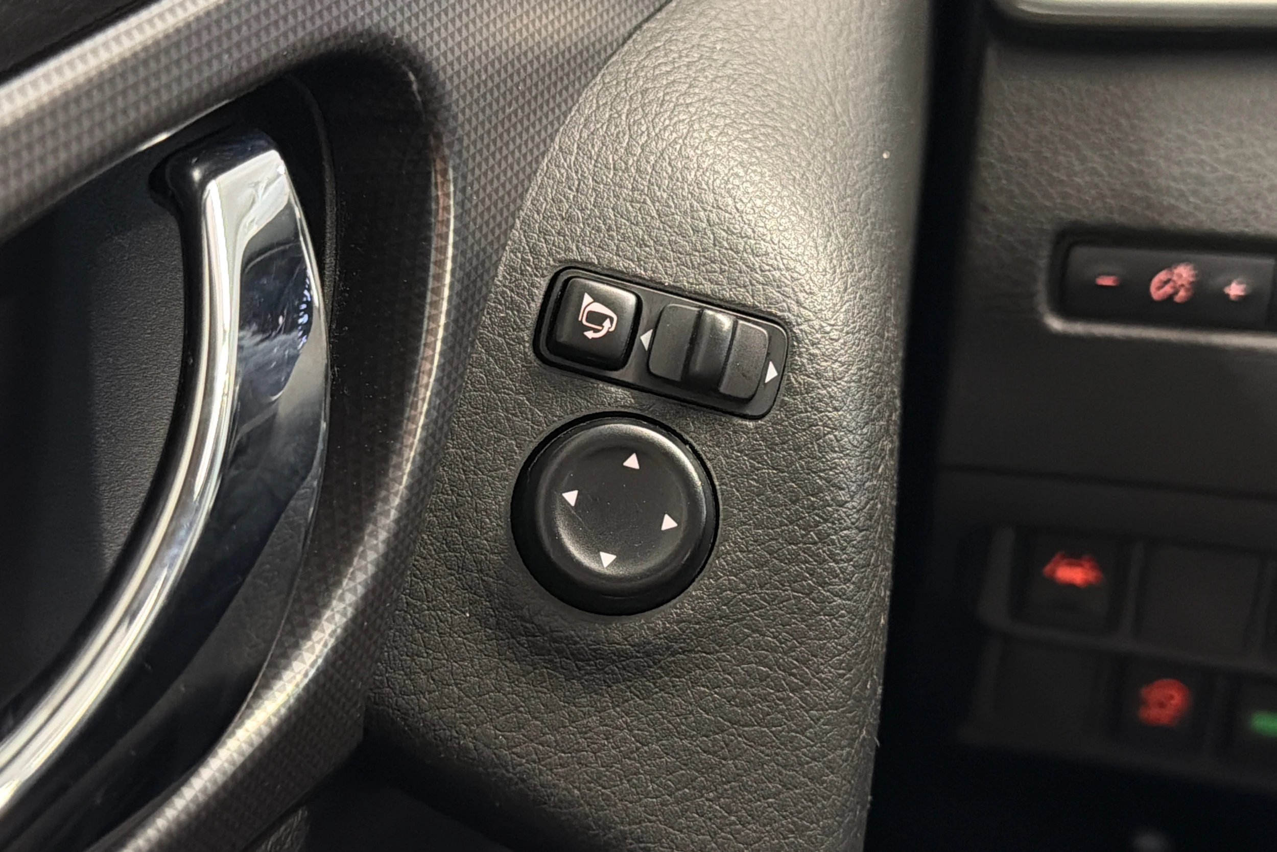 ruskea (beige) Nissan Qashqai 2018 kuva 18.