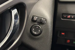 ruskea (beige) Nissan Qashqai 2018 kuva 18.