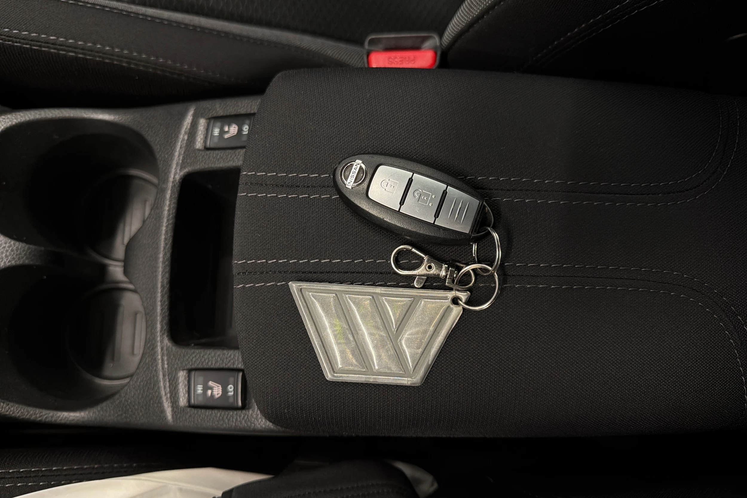 ruskea (beige) Nissan Qashqai 2018 kuva 25.