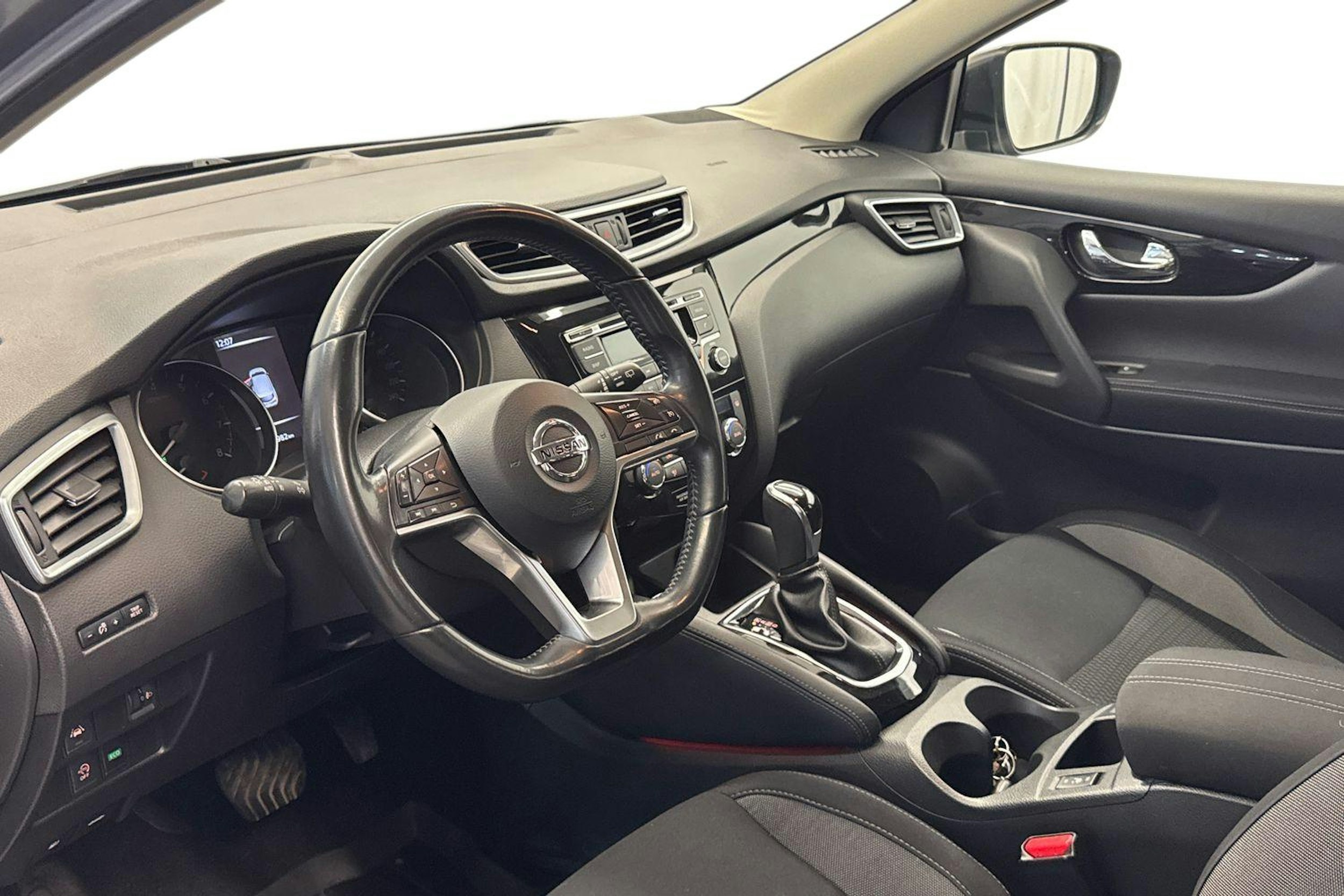 Harmaa Nissan Qashqai 2018 kuva 7.