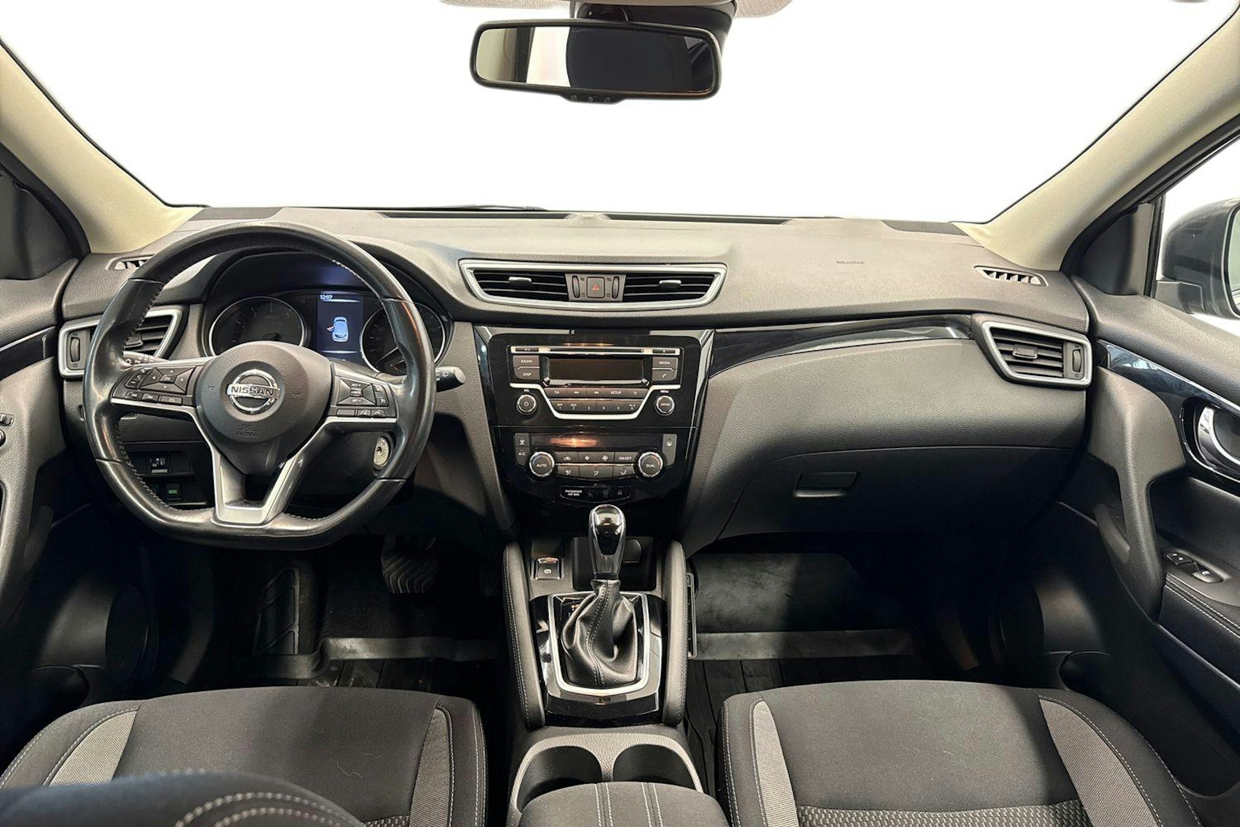 Harmaa Nissan Qashqai 2018 kuva 9.