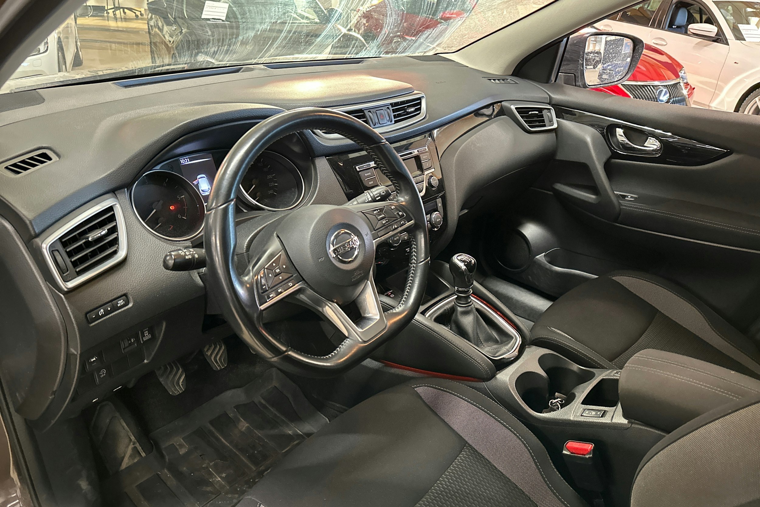 ruskea (beige) Nissan Qashqai 2018 kuva 3.