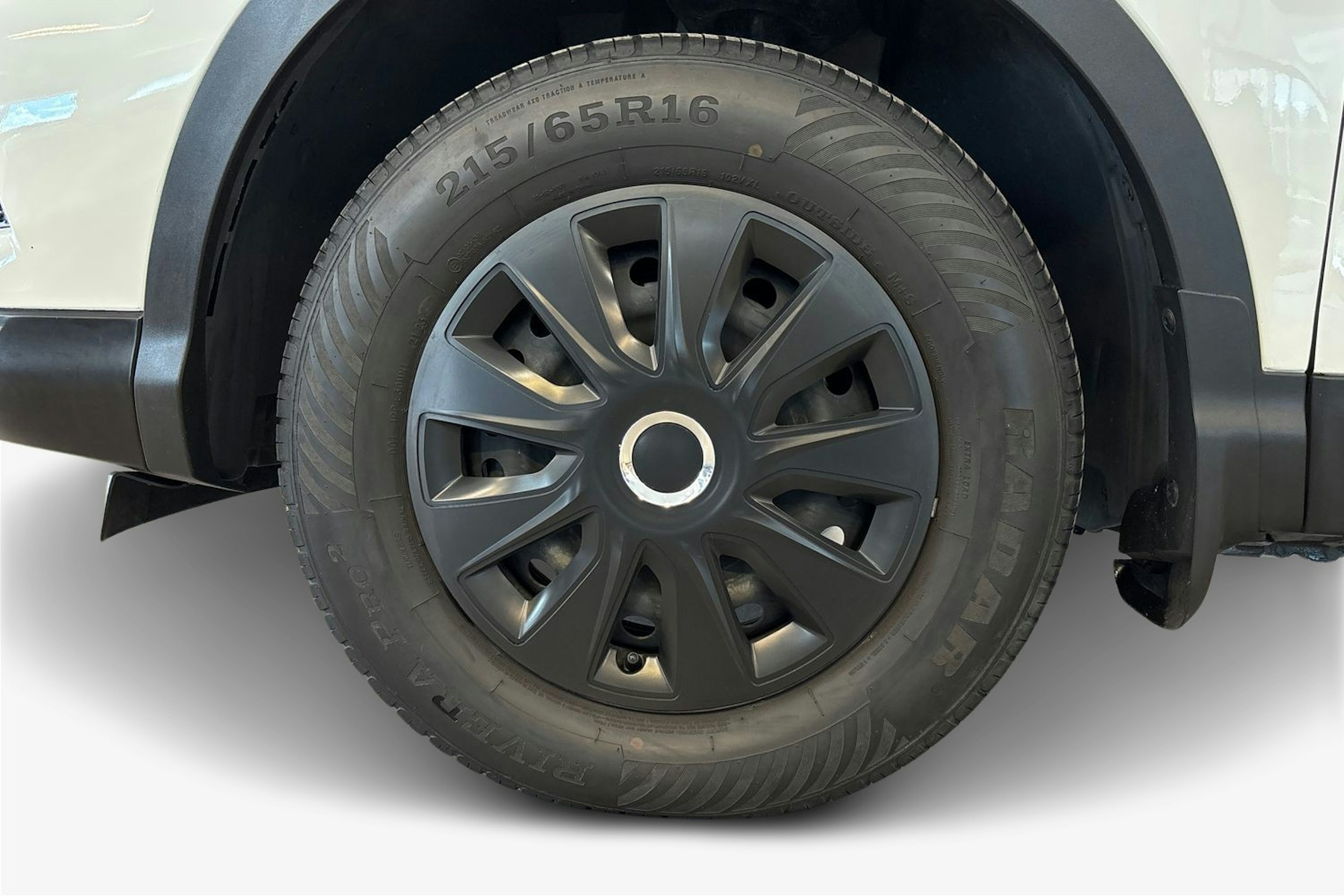 valkoinen Nissan Qashqai 2018 kuva 11.