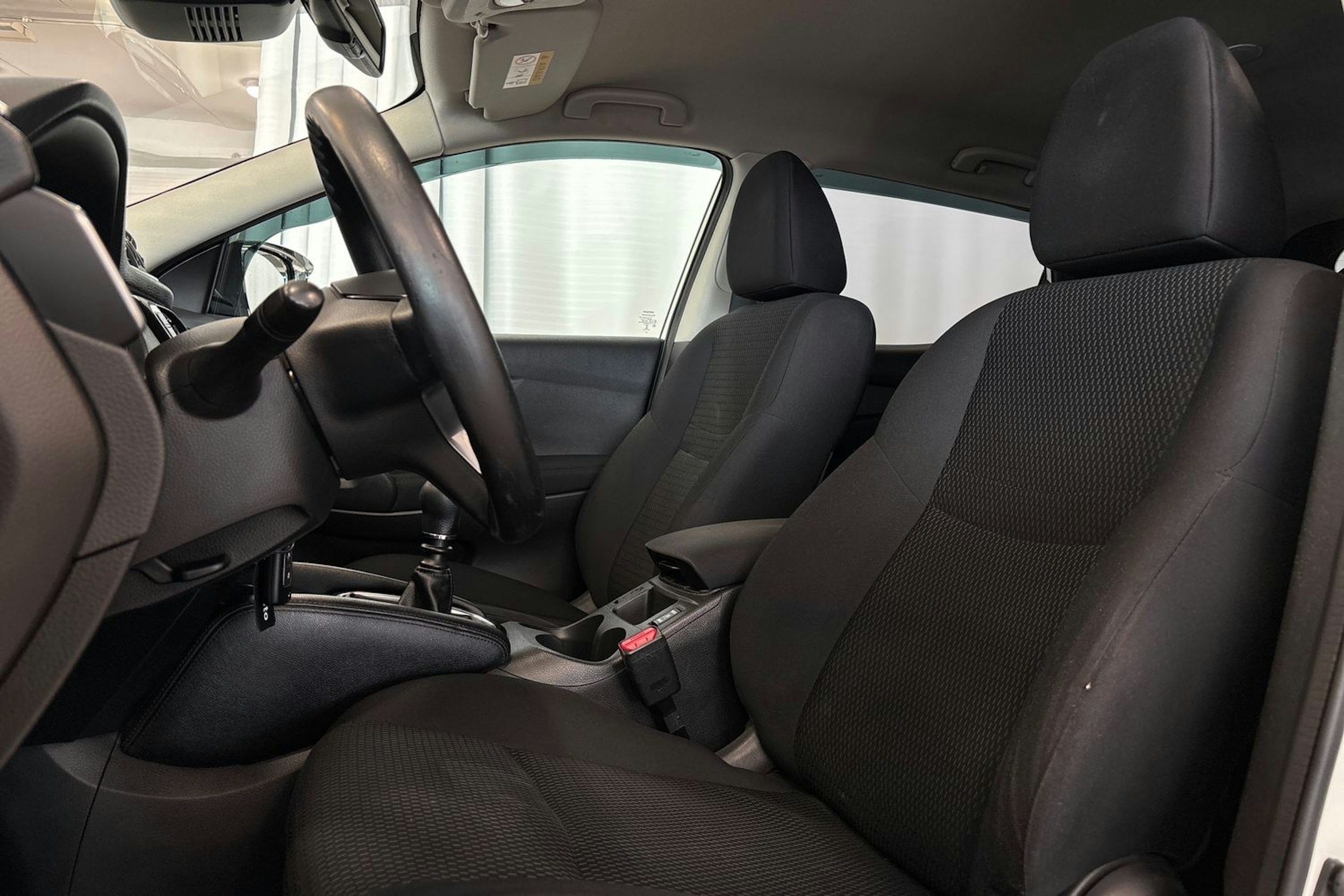 valkoinen Nissan Qashqai 2018 kuva 14.