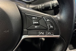 valkoinen Nissan Qashqai 2018 kuva 17.