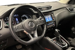 punainen Nissan Qashqai 2018 kuva 3.