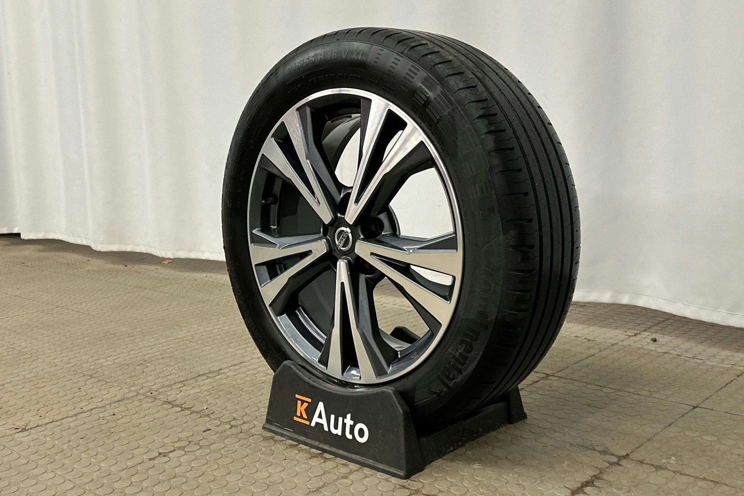 punainen Nissan Qashqai 2018 kuva 13.