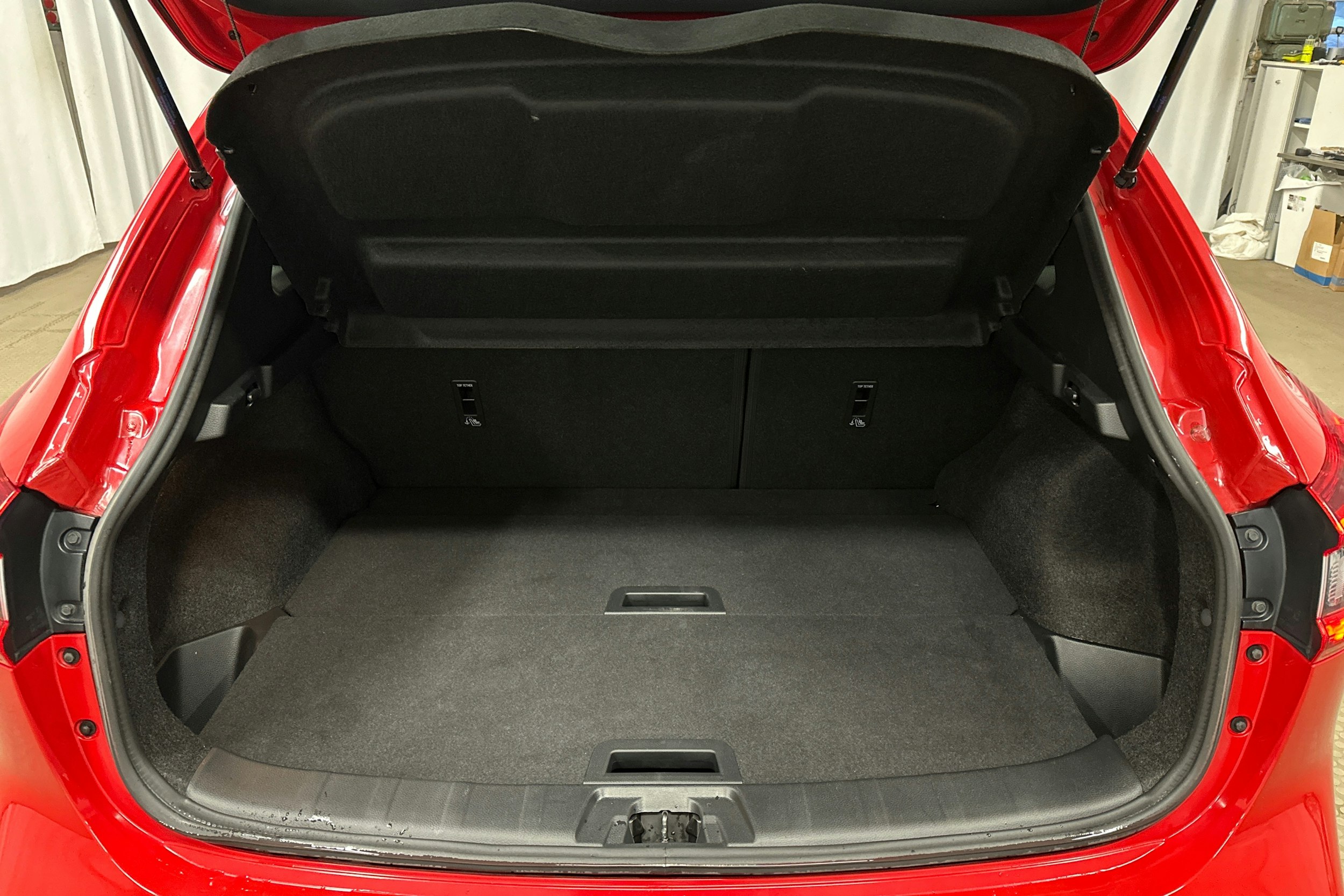 punainen Nissan Qashqai 2018 kuva 14.