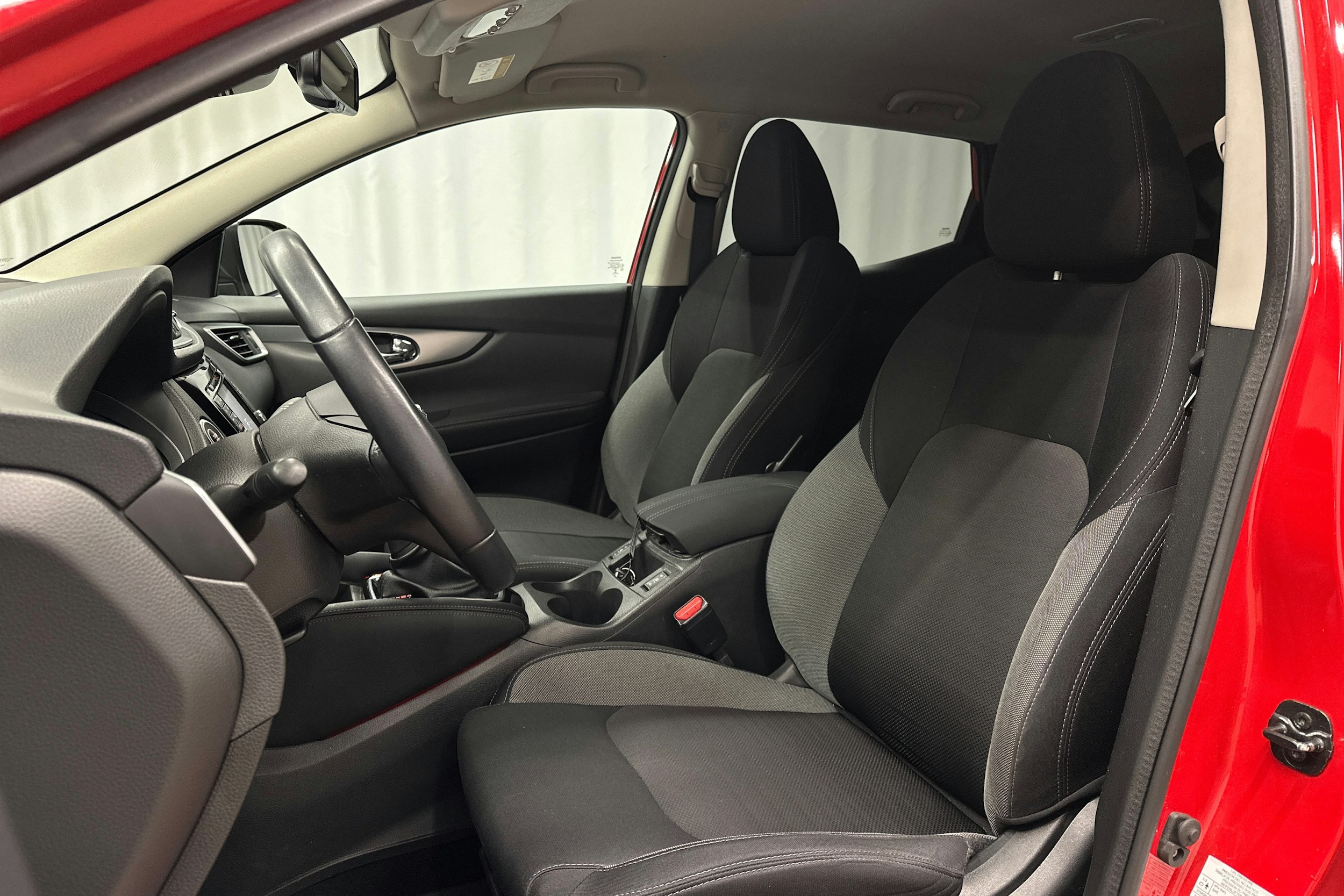 punainen Nissan Qashqai 2018 kuva 15.