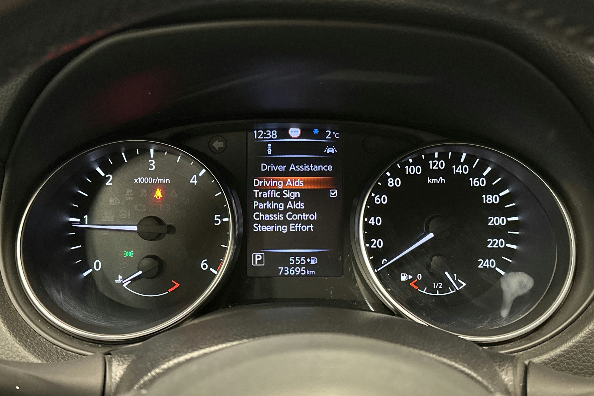 punainen Nissan Qashqai 2018 kuva 19.