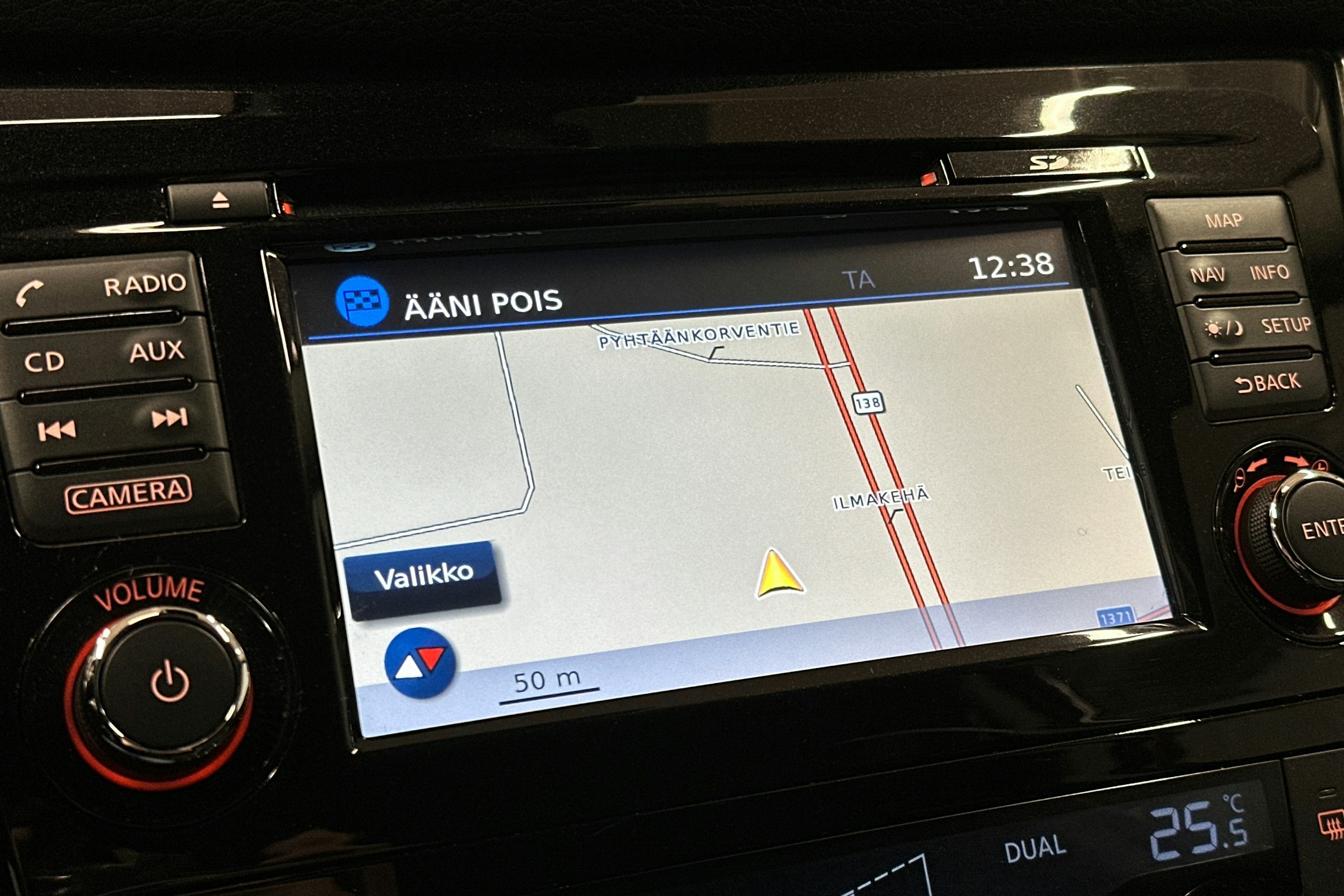 punainen Nissan Qashqai 2018 kuva 20.