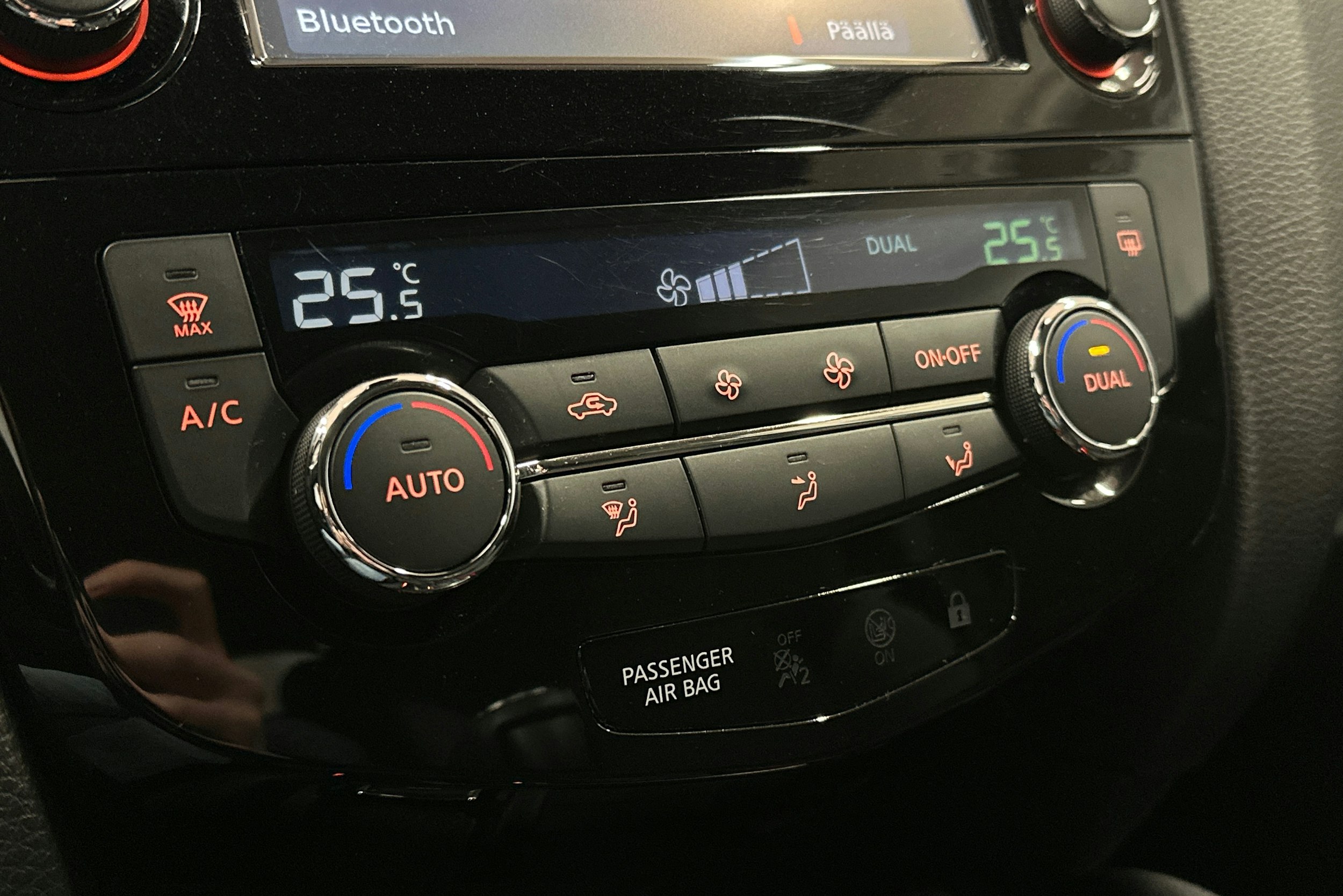 punainen Nissan Qashqai 2018 kuva 23.