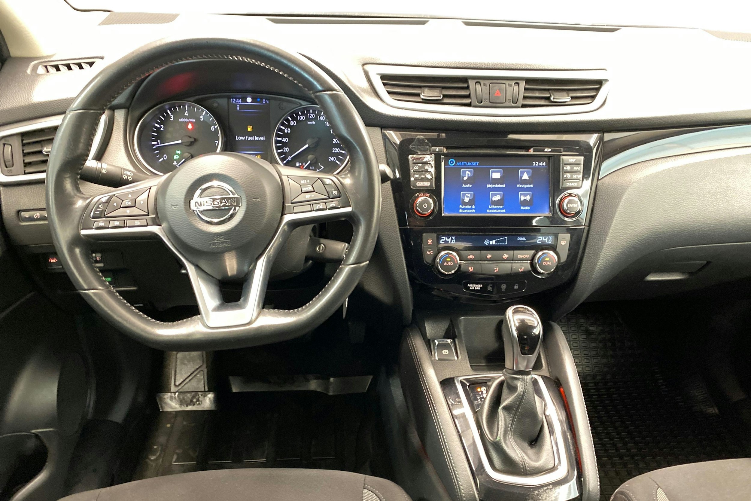 valkoinen Nissan Qashqai 2018 kuva 9.