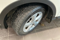 valkoinen Nissan Qashqai 2018 kuva 13.