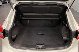 valkoinen Nissan Qashqai 2018 kuva 14.