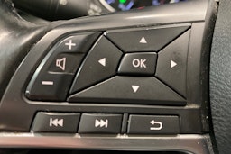 valkoinen Nissan Qashqai 2018 kuva 21.