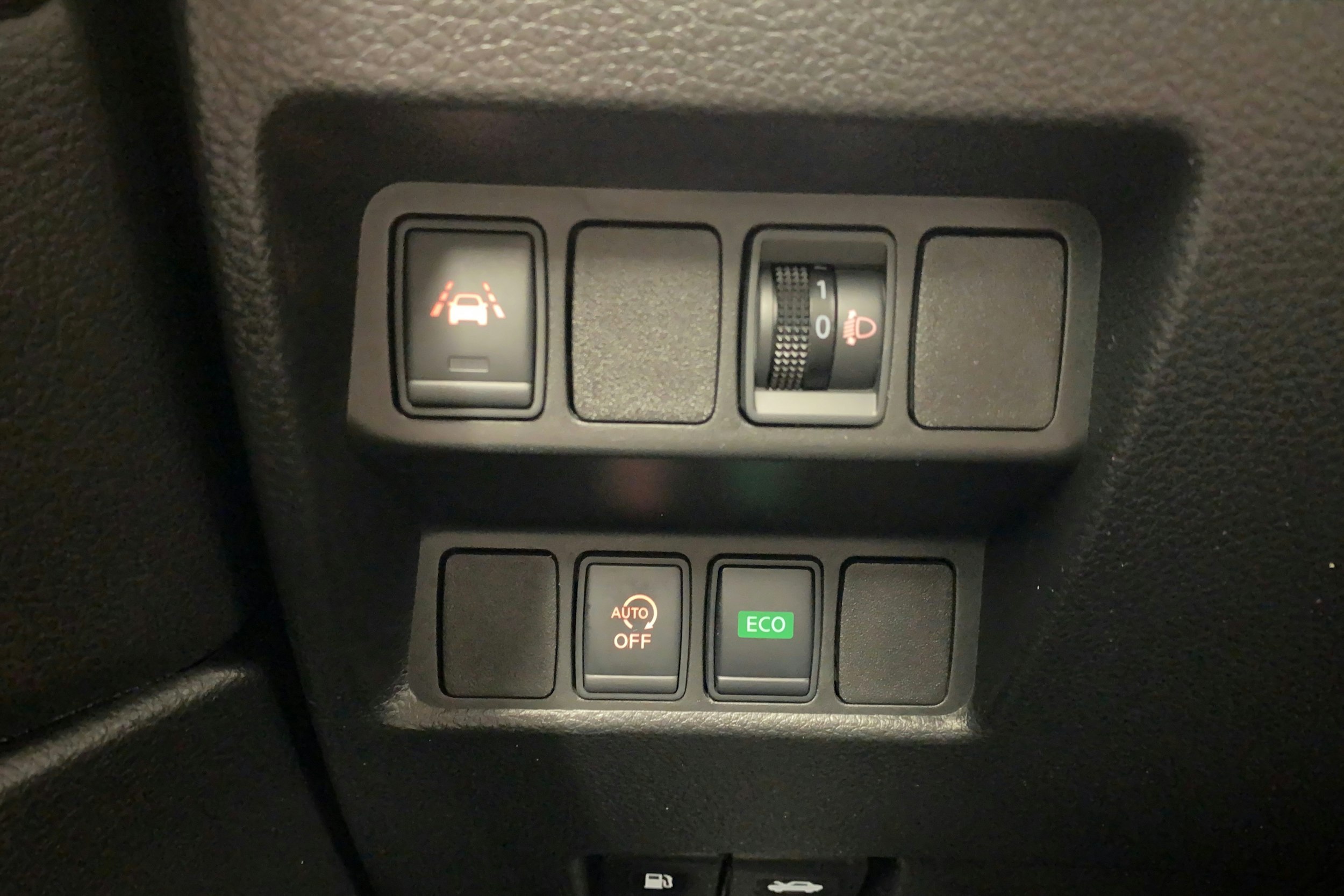 valkoinen Nissan Qashqai 2018 kuva 22.