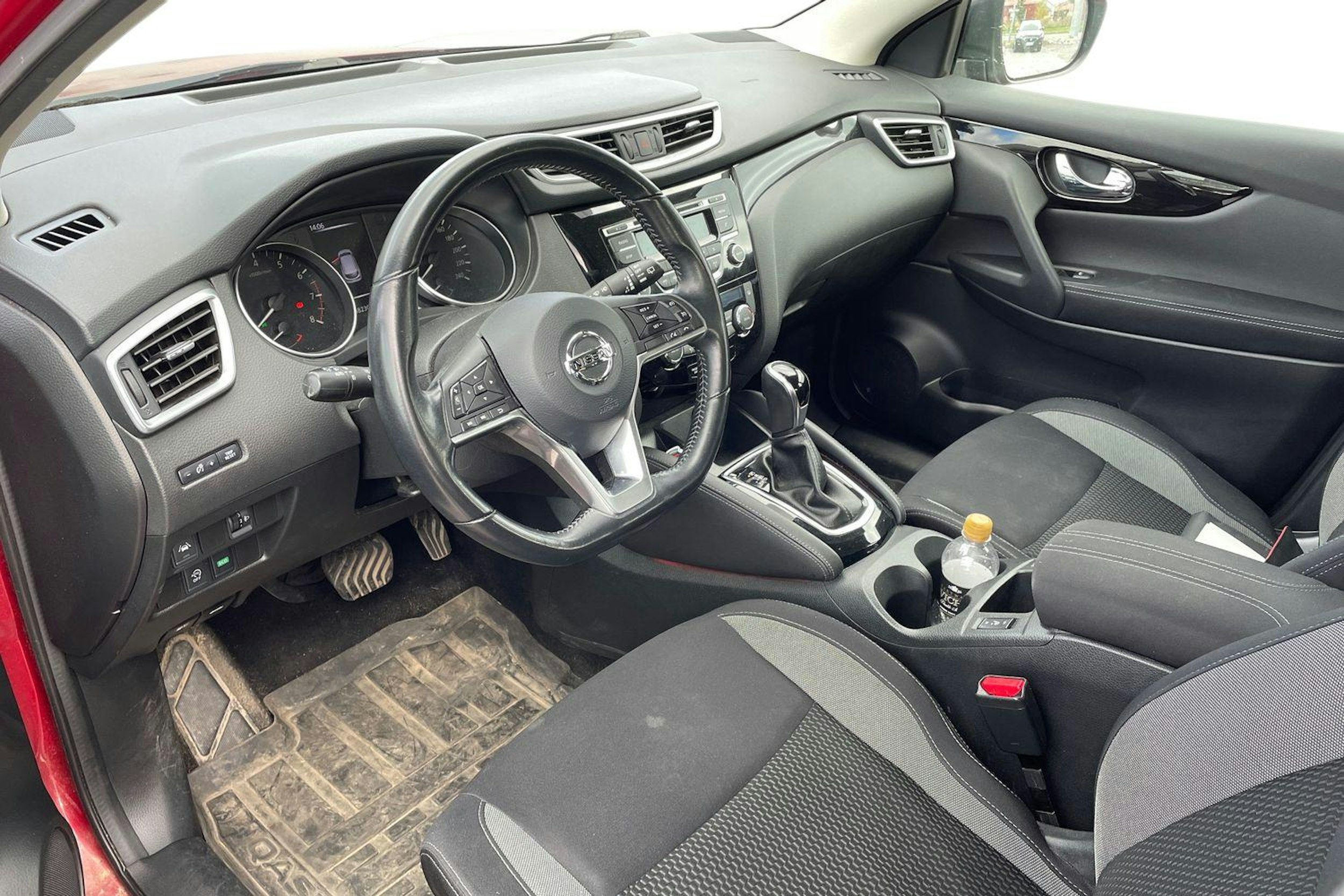 punainen Nissan Qashqai 2018 kuva 3.