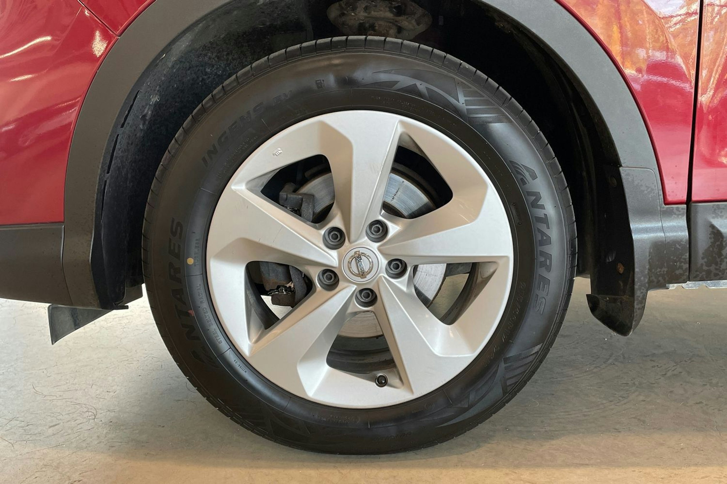 punainen Nissan Qashqai 2018 kuva 9.