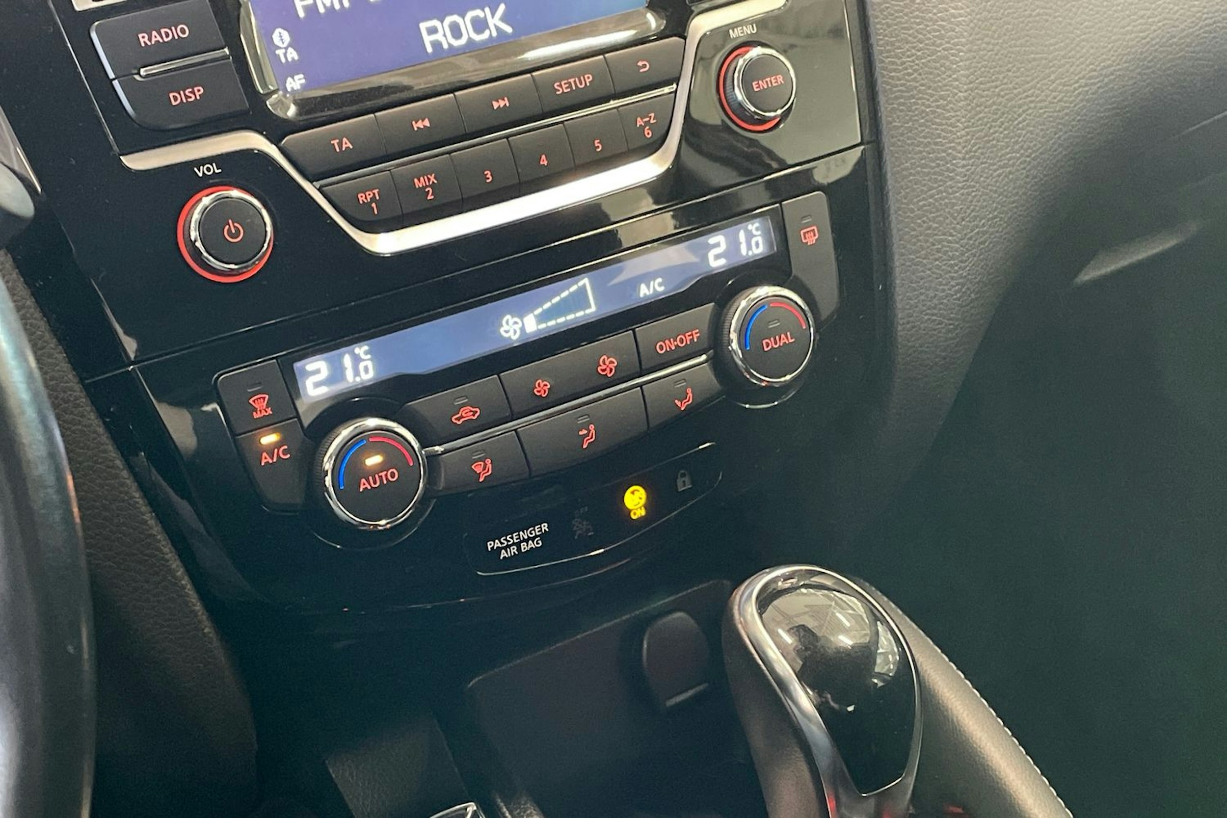 punainen Nissan Qashqai 2018 kuva 15.