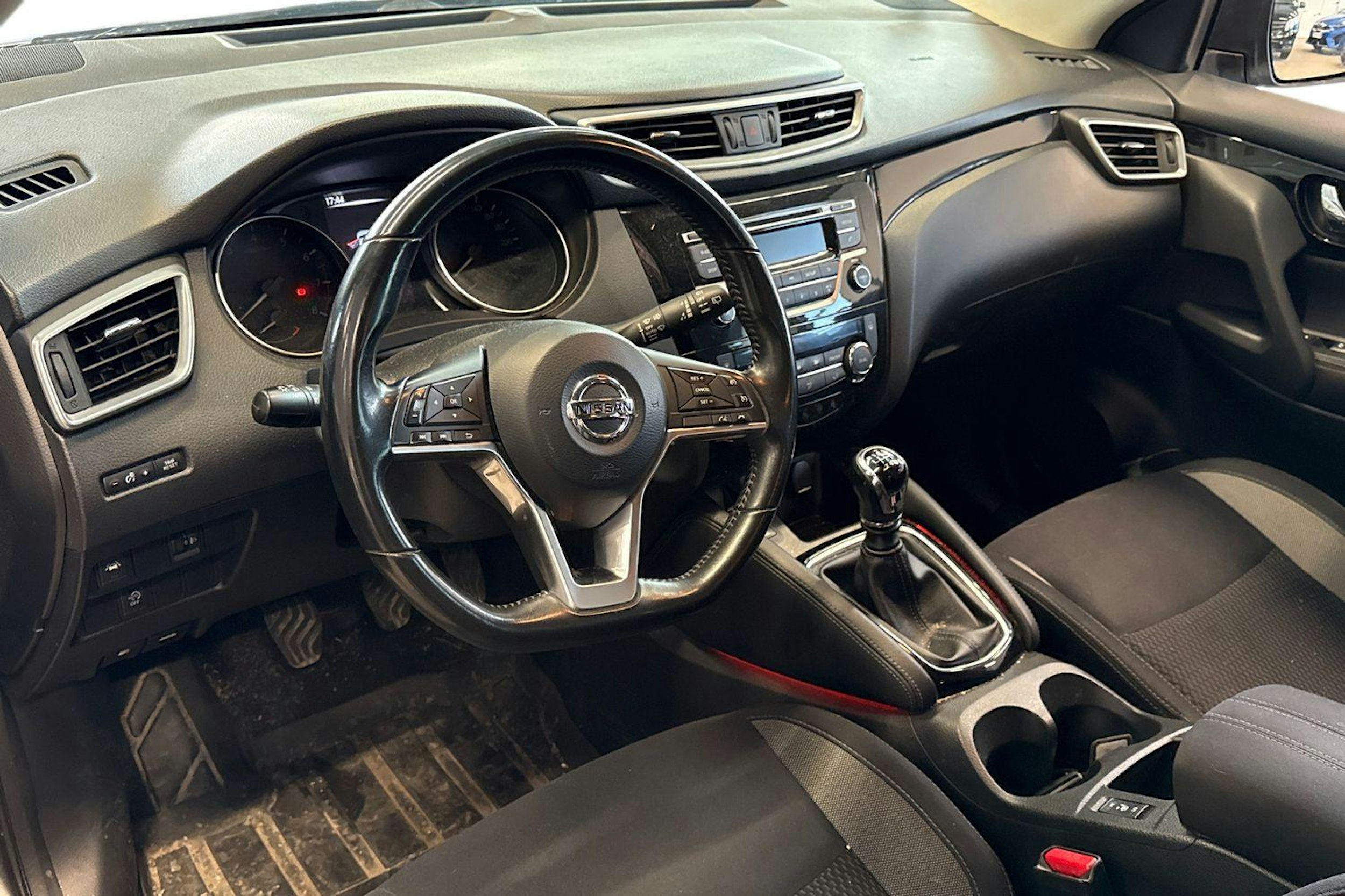 harmaa Nissan Qashqai 2018 kuva 3.
