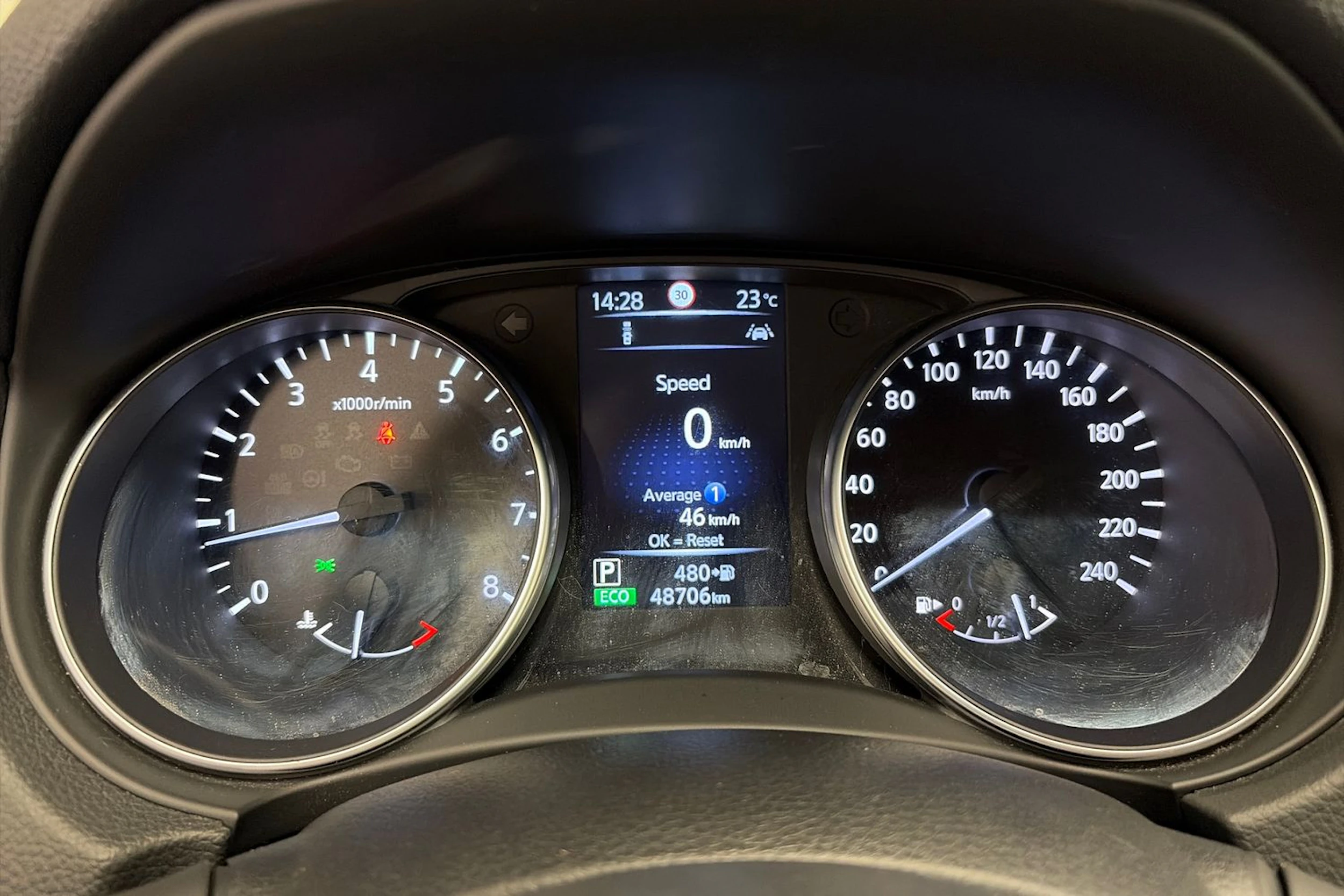 met. harmaa Nissan Qashqai 2018 kuva 13.