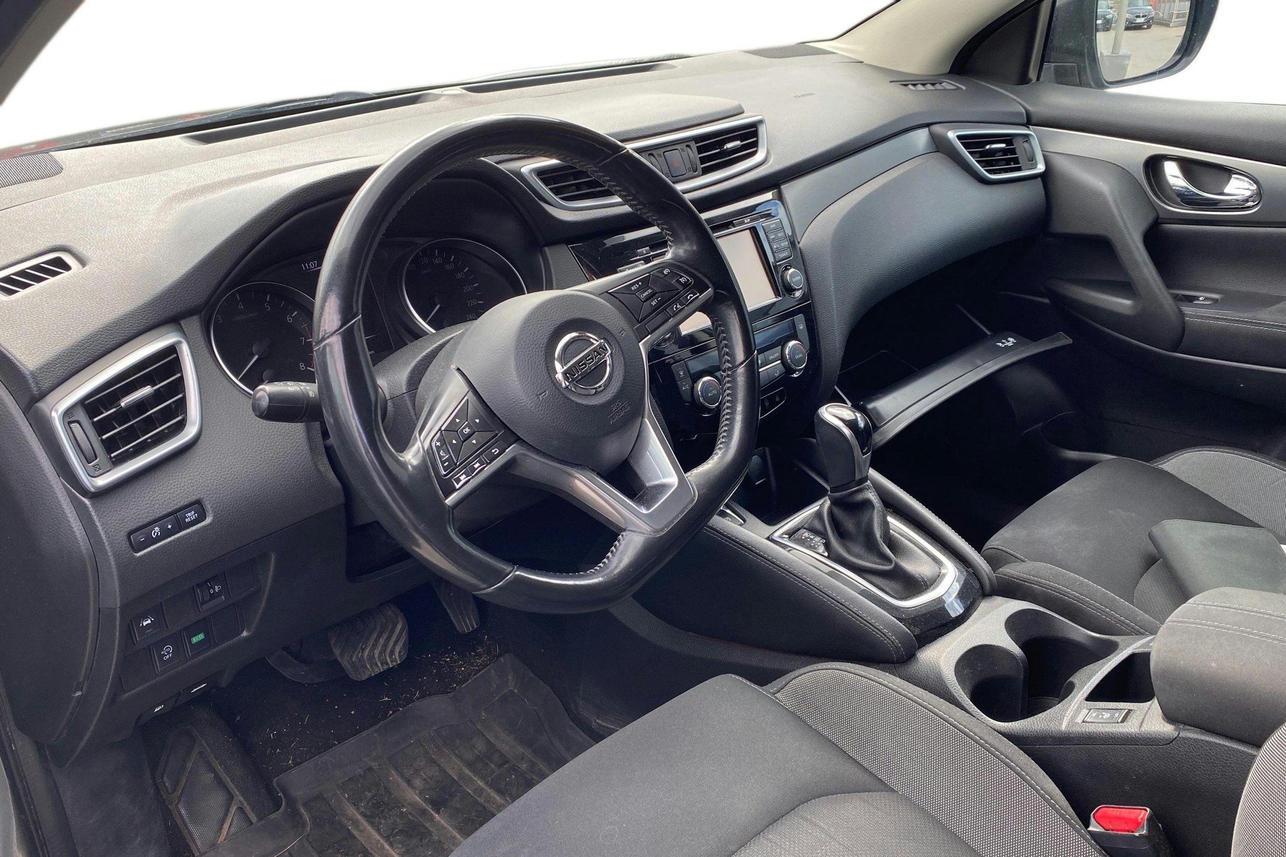 harmaa Nissan Qashqai 2018 kuva 3.