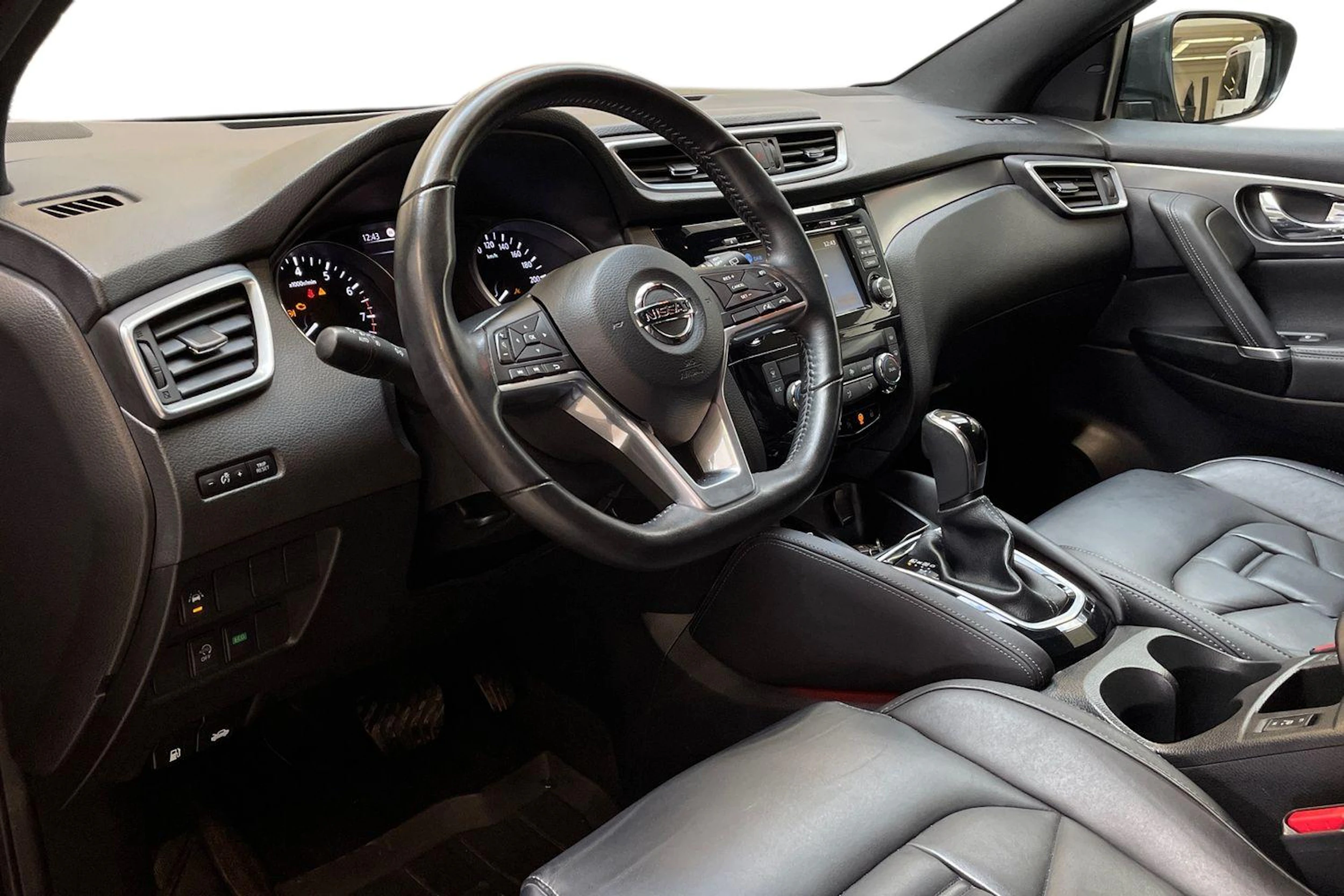 ruskea (beige) Nissan Qashqai 2018 kuva 6.