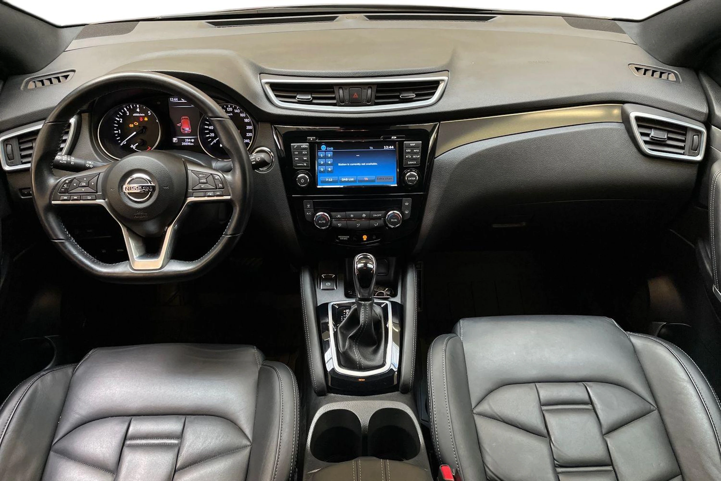 ruskea (beige) Nissan Qashqai 2018 kuva 7.