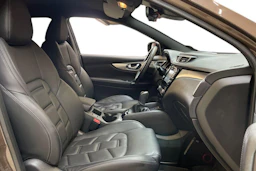 ruskea (beige) Nissan Qashqai 2018 kuva 8.