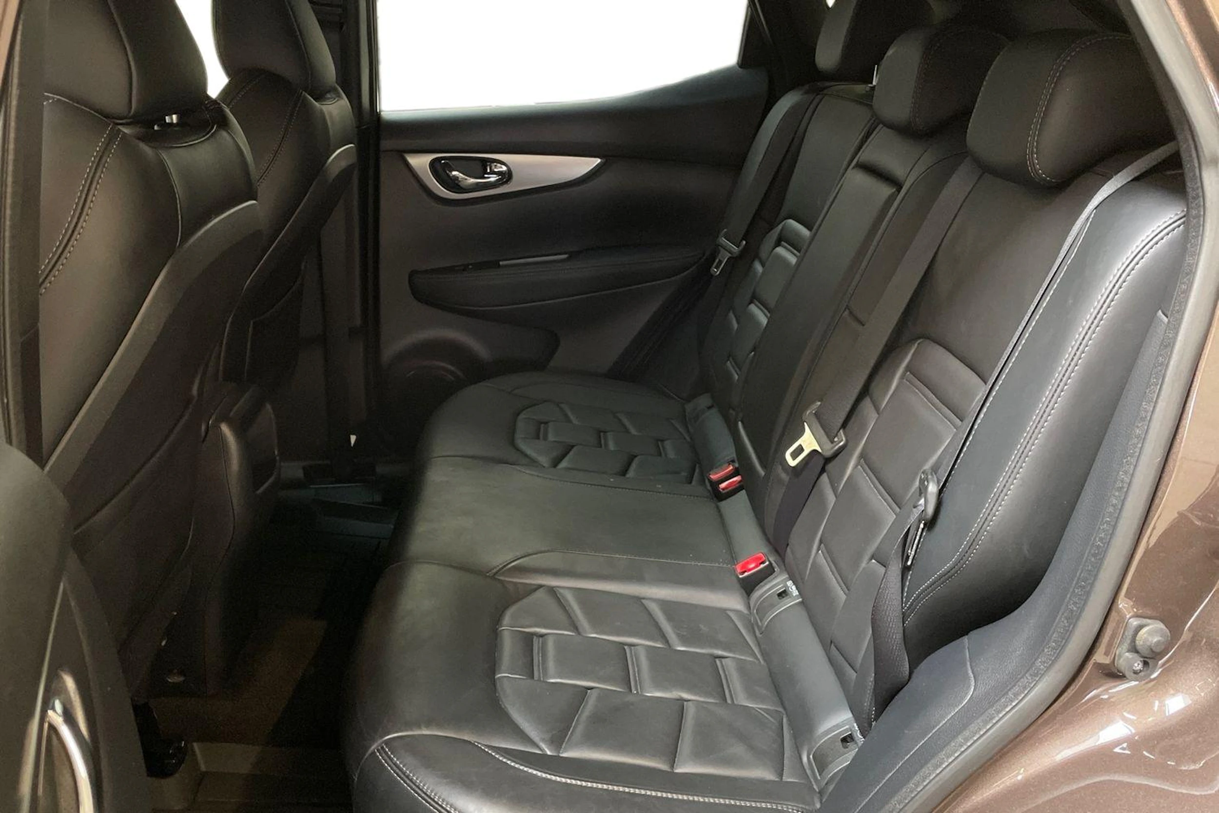 ruskea (beige) Nissan Qashqai 2018 kuva 9.