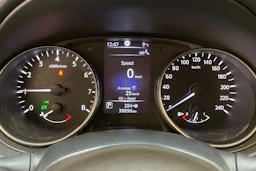 ruskea (beige) Nissan Qashqai 2018 kuva 14.