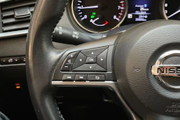 ruskea (beige) Nissan Qashqai 2018 kuva 15.