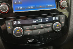 ruskea (beige) Nissan Qashqai 2018 kuva 19.
