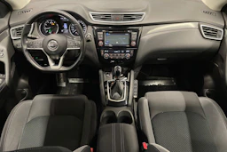 Valkoinen Nissan Qashqai 2018 kuva 7.