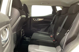 Valkoinen Nissan Qashqai 2018 kuva 8.