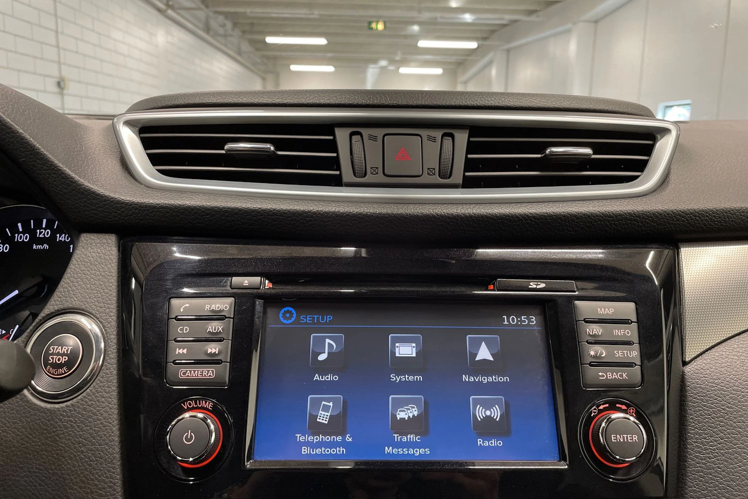 Valkoinen Nissan Qashqai 2018 kuva 18.