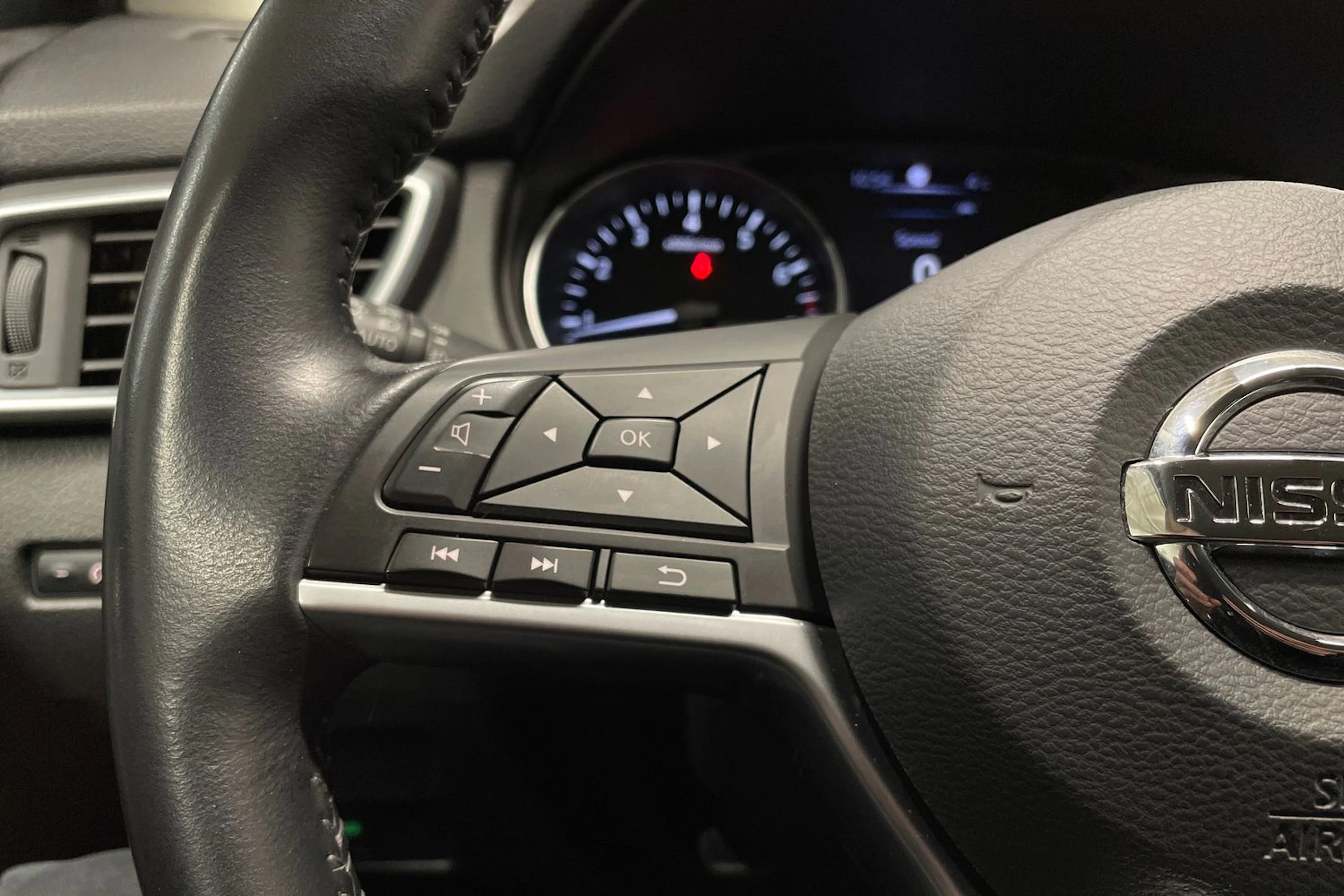 Valkoinen Nissan Qashqai 2018 kuva 22.