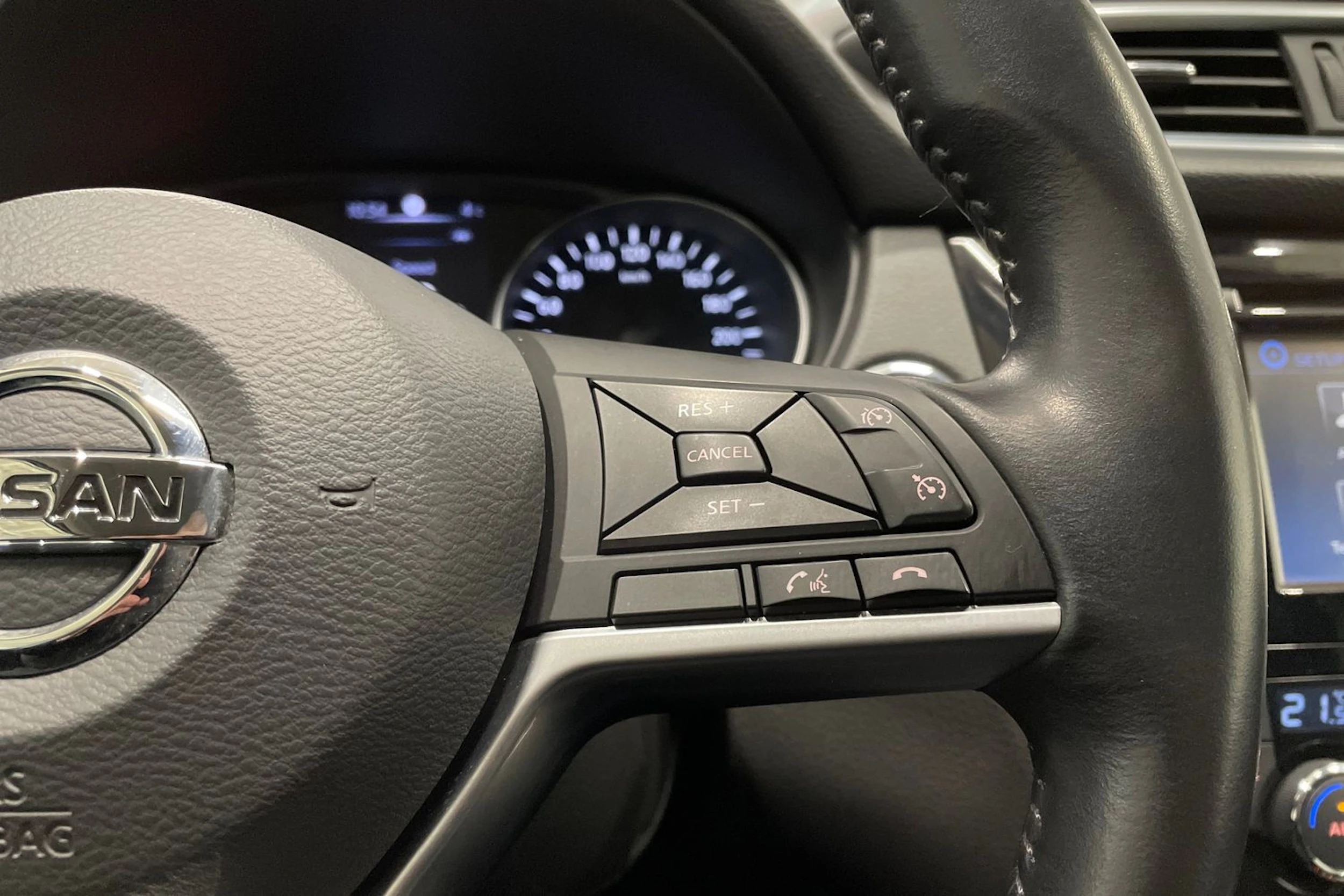 Valkoinen Nissan Qashqai 2018 kuva 23.