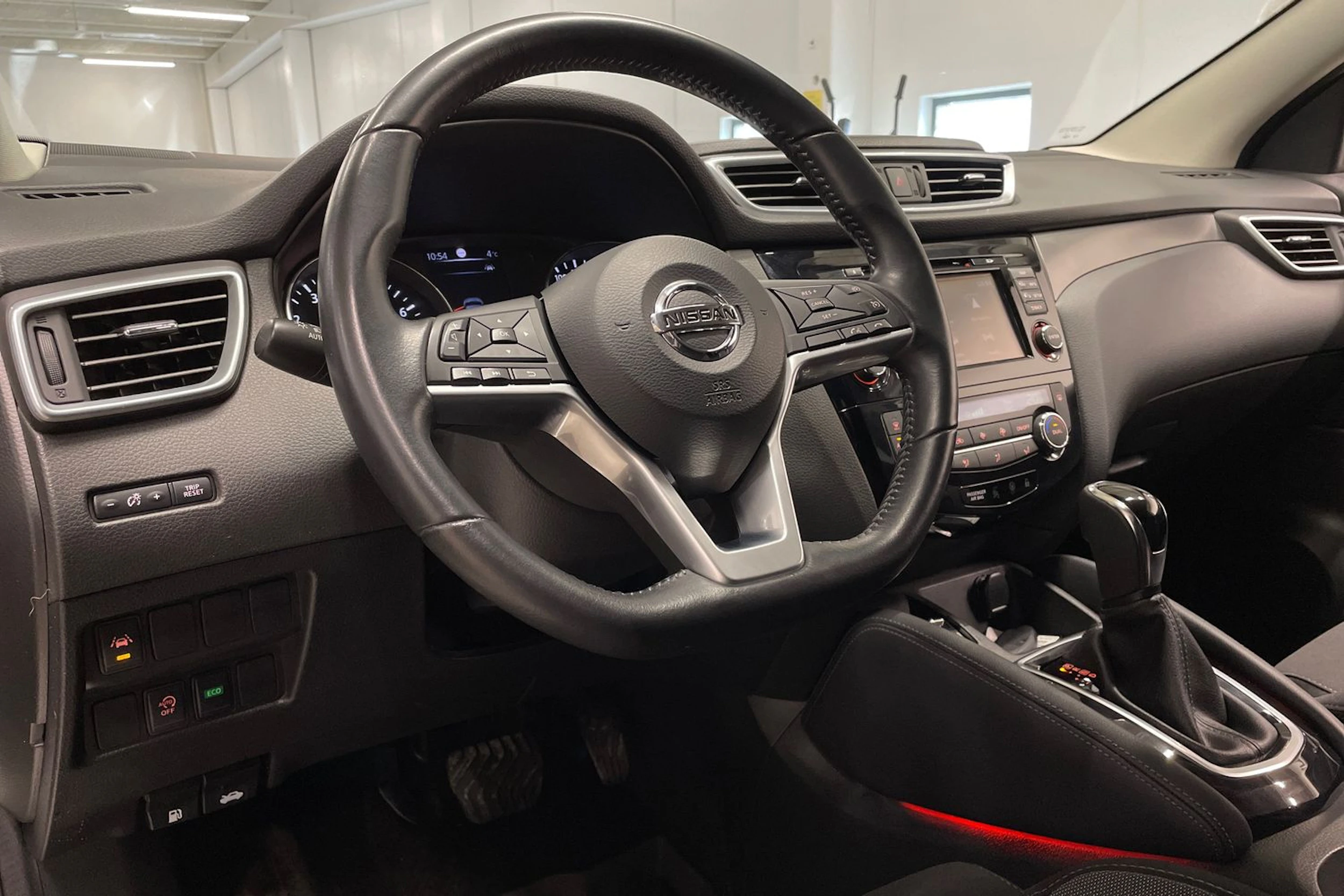 Valkoinen Nissan Qashqai 2018 kuva 24.