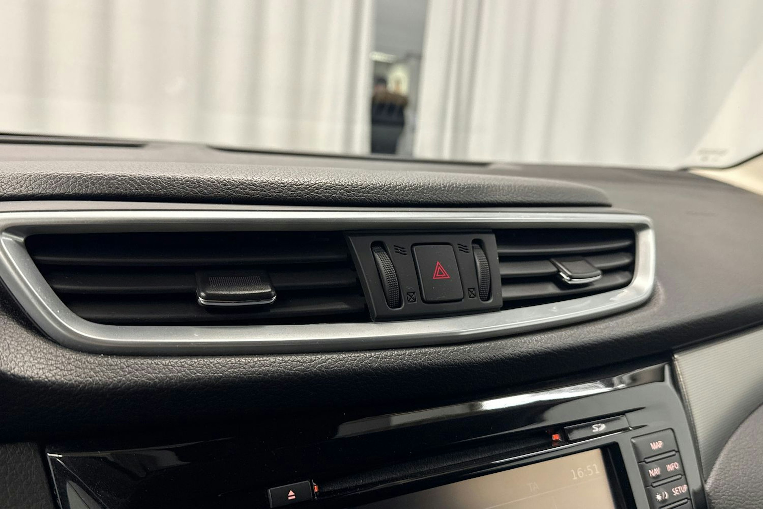 violetti Nissan Qashqai 2019 kuva 19.