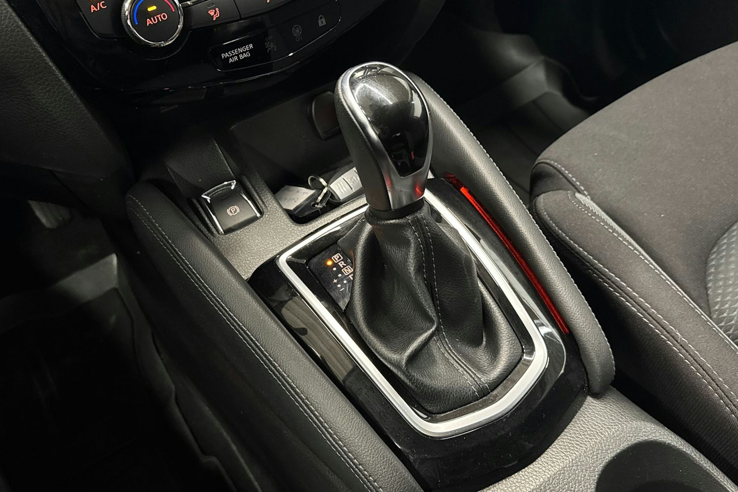 violetti Nissan Qashqai 2019 kuva 20.