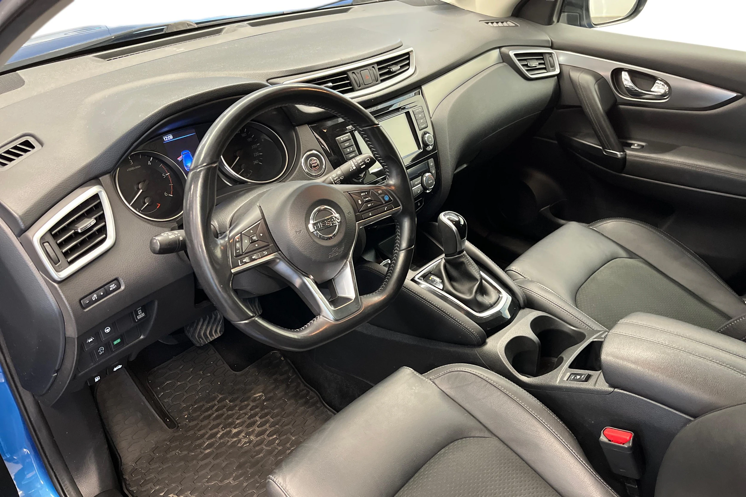 sininen Nissan Qashqai 2019 kuva 6.