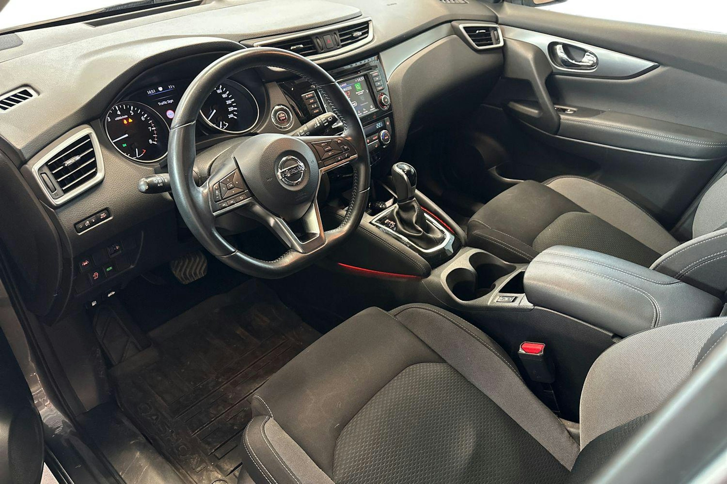 harmaa Nissan Qashqai 2019 kuva 3.