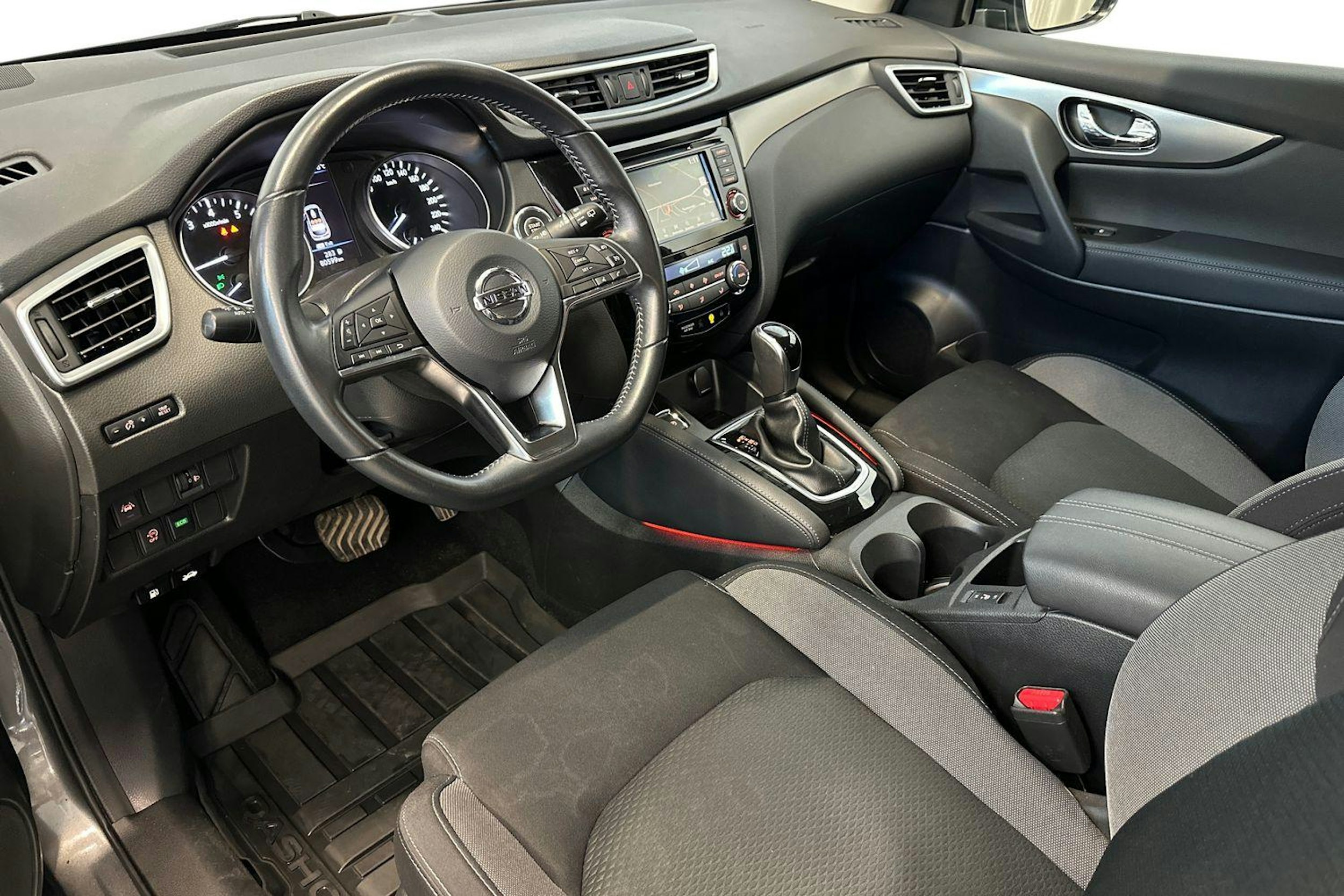 harmaa Nissan Qashqai 2019 kuva 7.