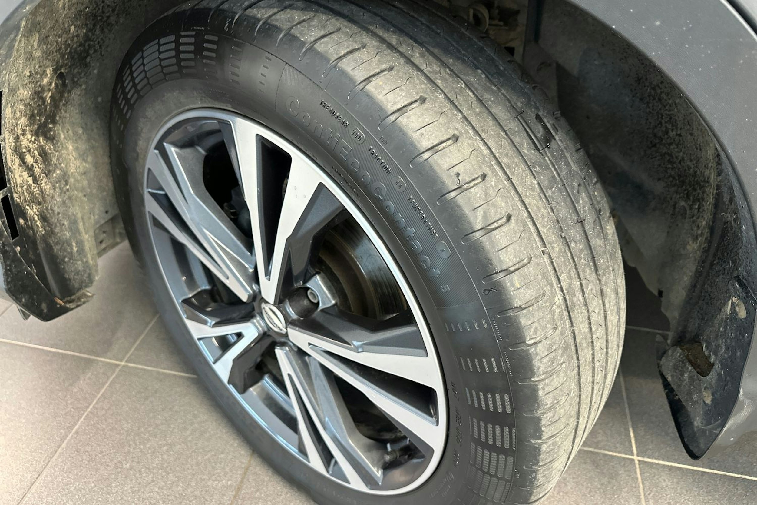 harmaa Nissan Qashqai 2019 kuva 13.